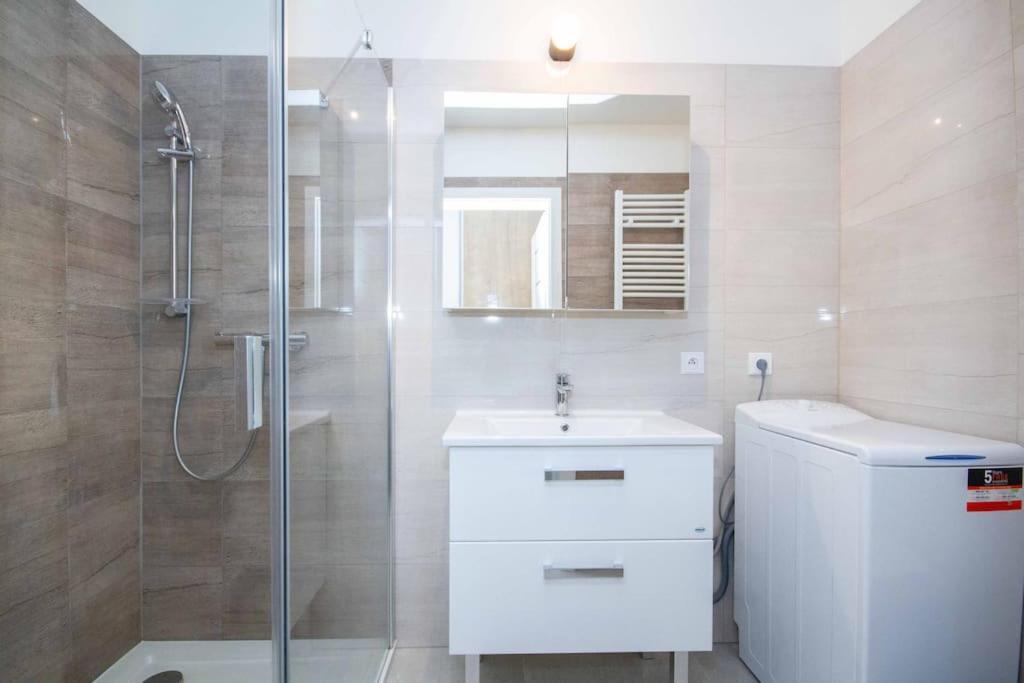 Apartment In Bratislava With Free Parking Exterior foto